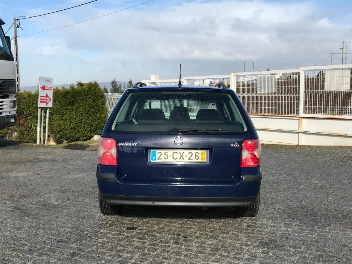Volkswagen Passat 1.9 TDI · Ano 2004 — imagen 5