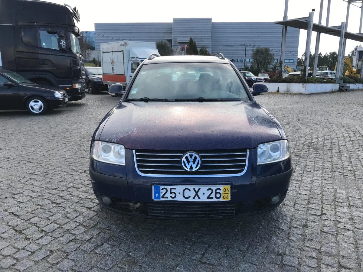 Volkswagen Passat 1.9 TDI · Ano 2004 — imagen 2