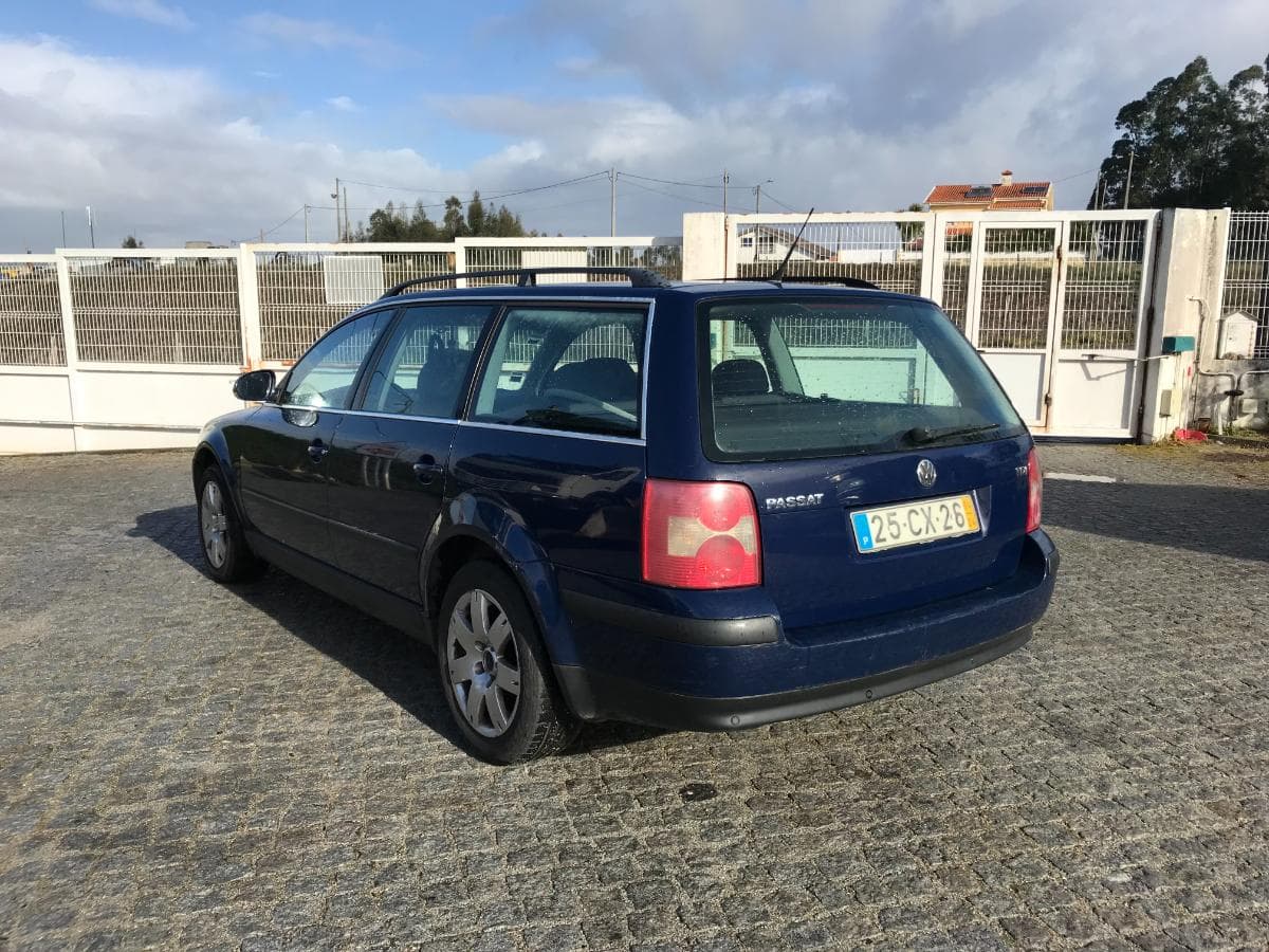 Volkswagen Passat 1.9 TDI · Ano 2004 — imagen 4