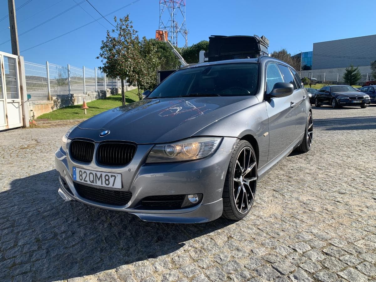 BMW 320D Touring · Ano 2010 — imagem 3