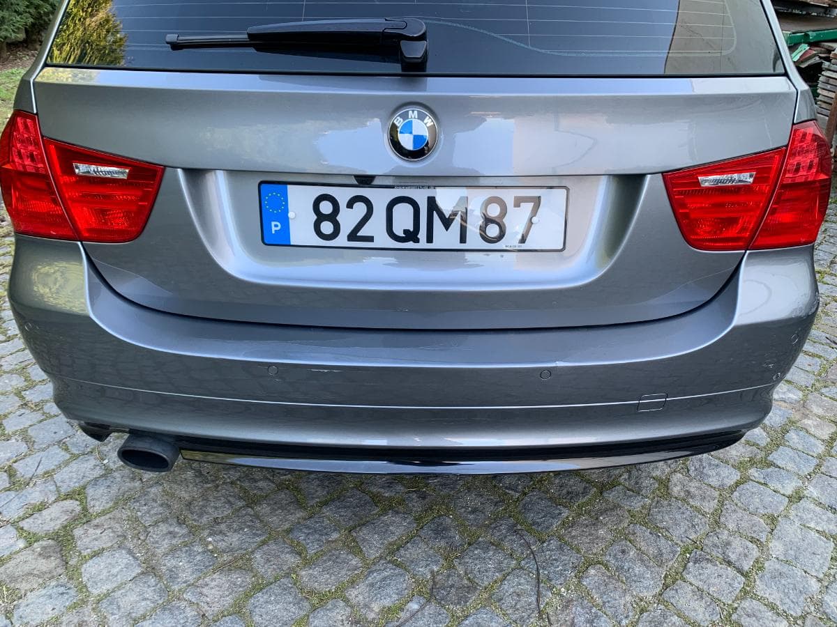 BMW 320D Touring · Ano 2010 — imagem 8