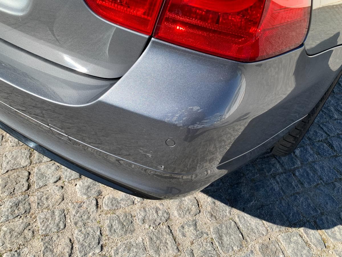 BMW 320D Touring · Ano 2010 — imagem 13
