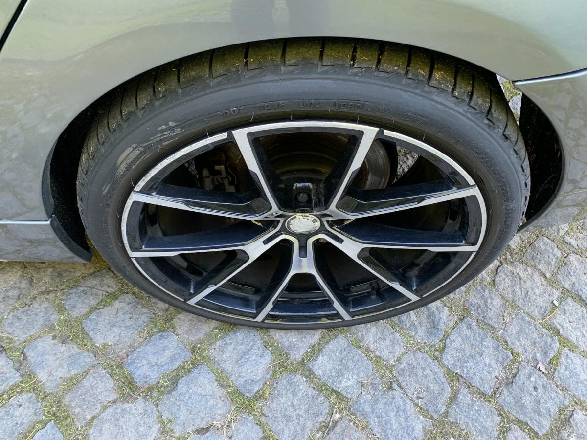 BMW 320D Touring · Ano 2010 — imagem 21