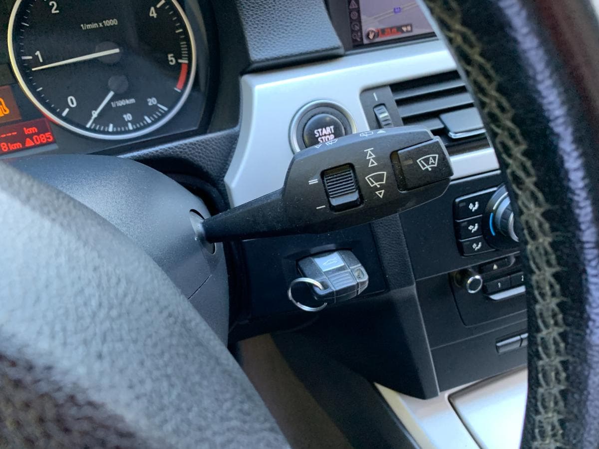 BMW 320D Touring · Ano 2010 — imagem 32