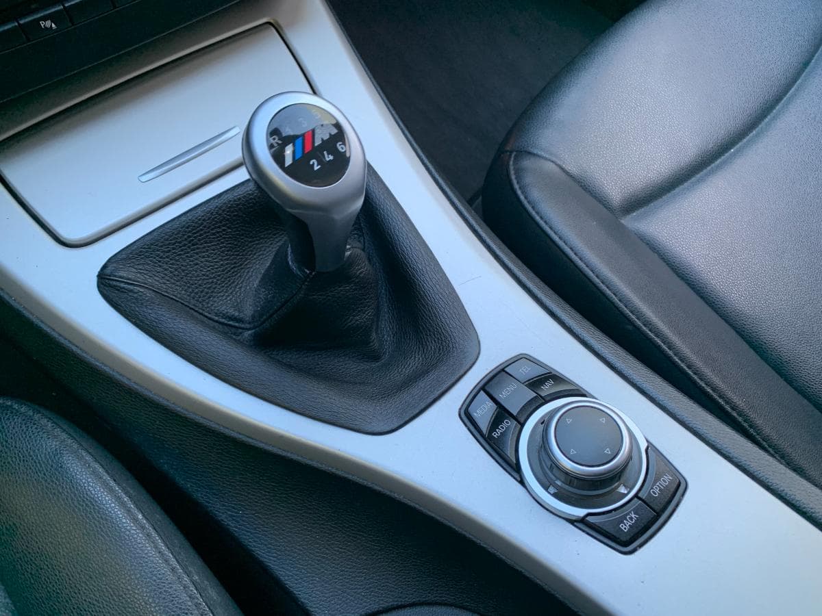 BMW 320D Touring · Ano 2010 — imagem 33