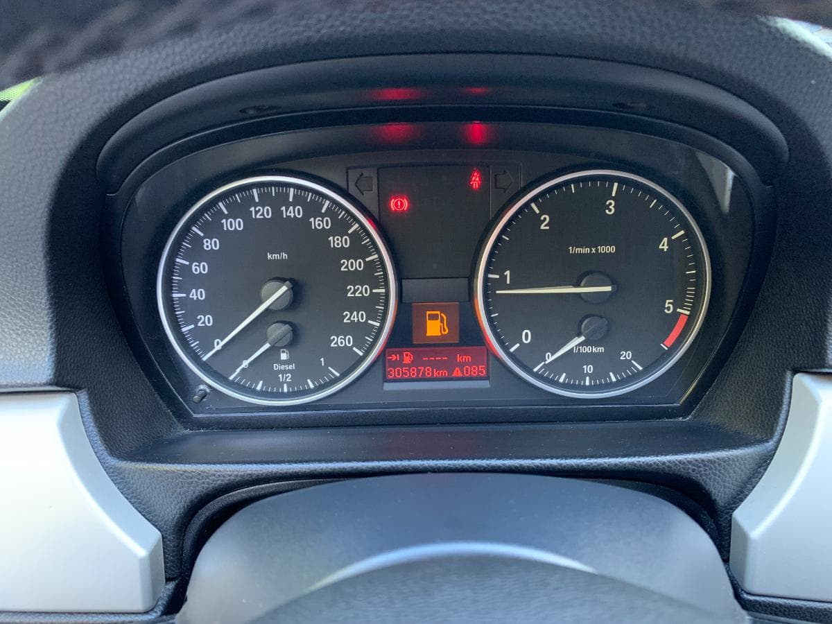 BMW 320D Touring · Ano 2010 — imagem 34