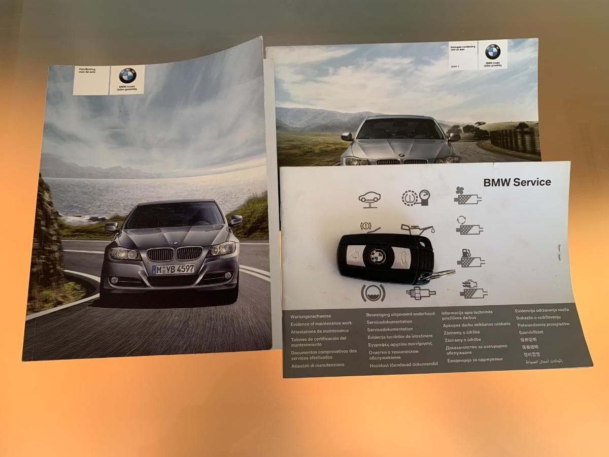 BMW 320D Touring · Ano 2010 — imagem 38