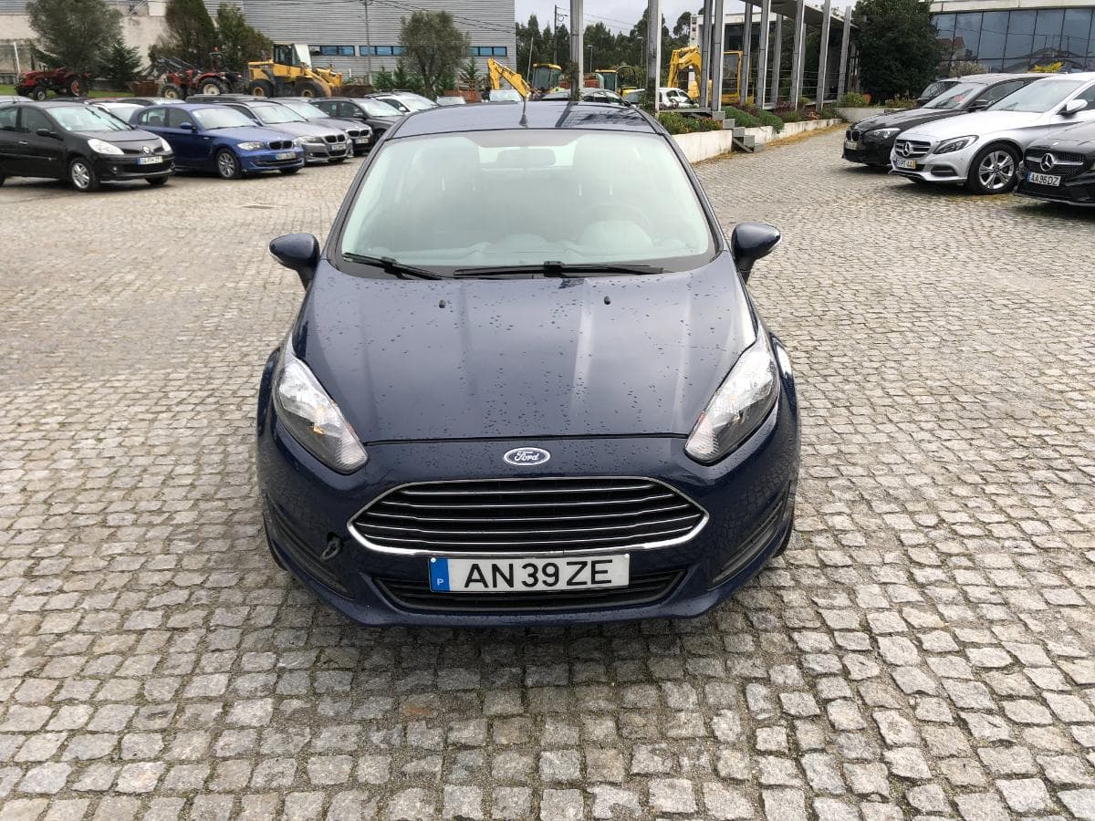 Ford Fiesta 1.5 · Ano 2014 — image 2