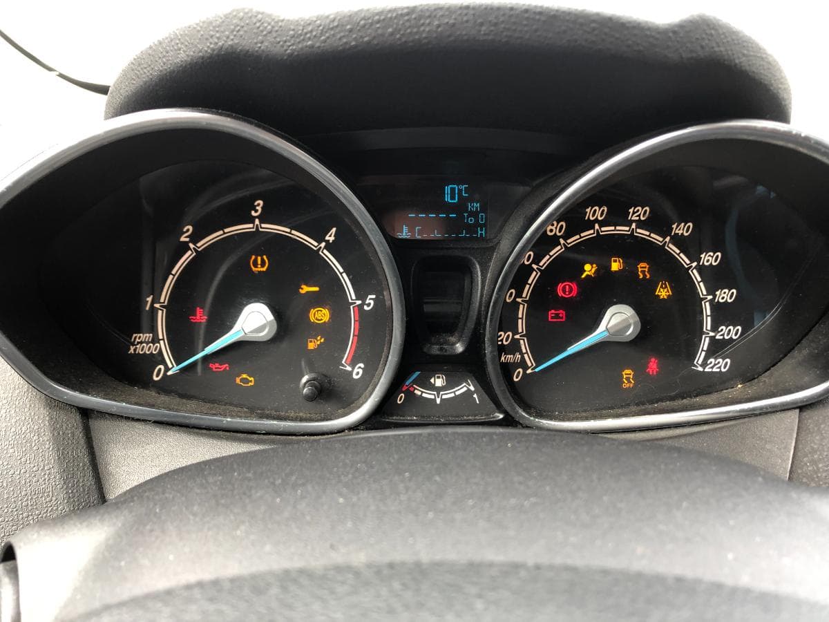 Ford Fiesta 1.5 · Ano 2014 — image 27