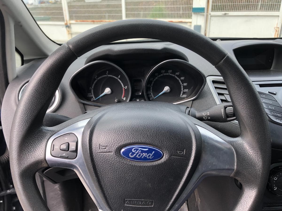 Ford Fiesta 1.5 · Ano 2014 — image 33