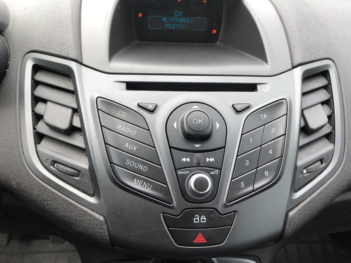 Ford Fiesta 1.5 · Ano 2014 — image 35