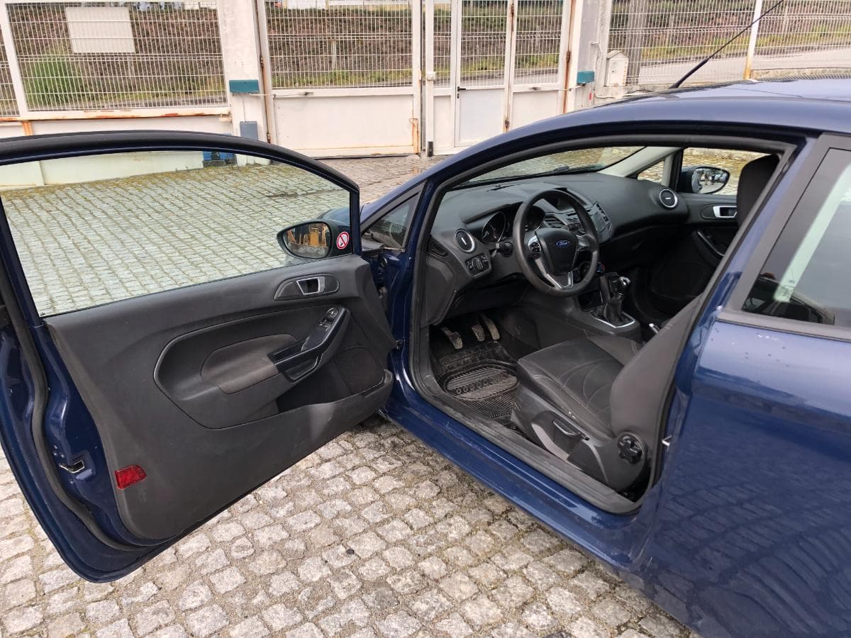 Ford Fiesta 1.5 · Ano 2014 — image 22