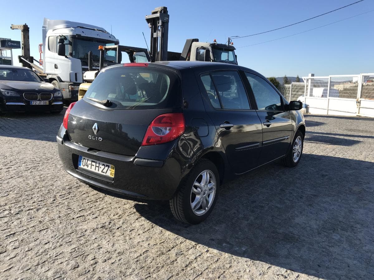 Renault Clio 1.2 · Ano 2008 — imagem 4