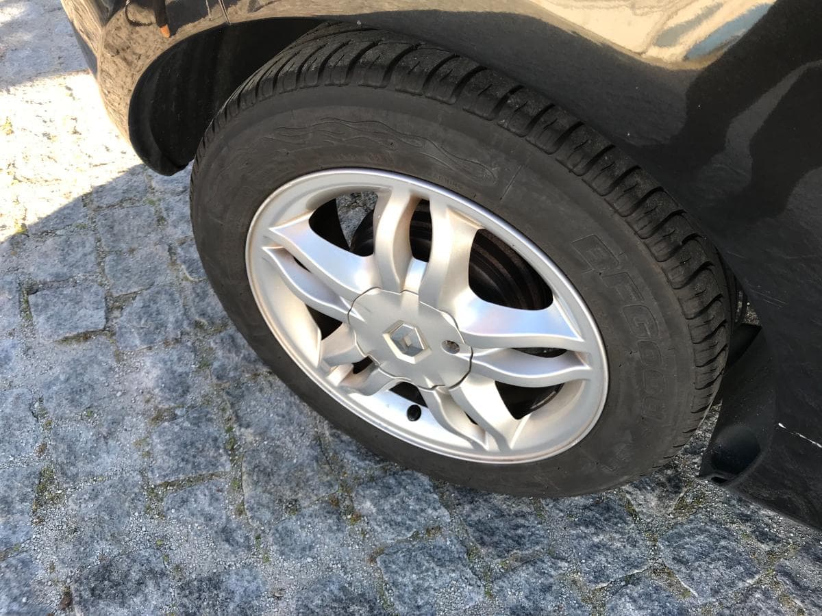 Renault Clio 1.2 · Ano 2008 — imagem 11