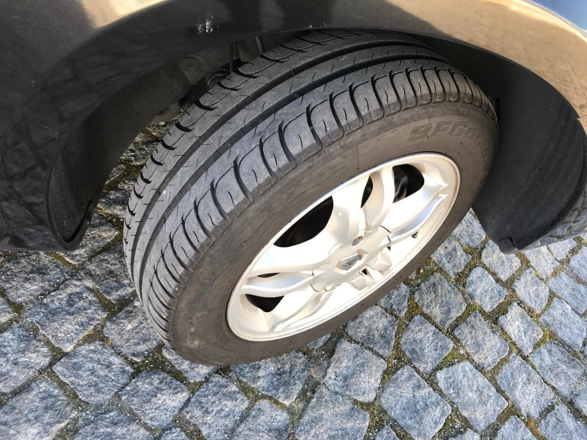 Renault Clio 1.2 · Ano 2008 — imagem 13