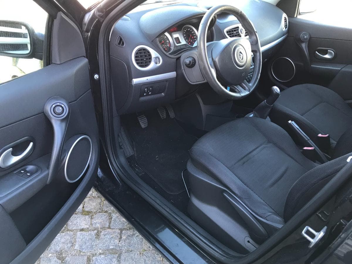 Renault Clio 1.2 · Ano 2008 — imagem 16
