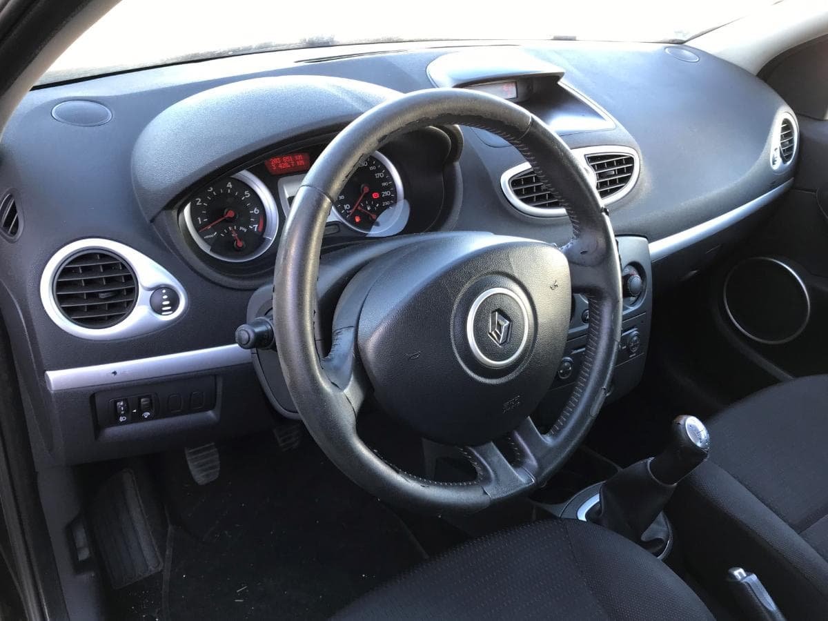 Renault Clio 1.2 · Ano 2008 — imagem 18