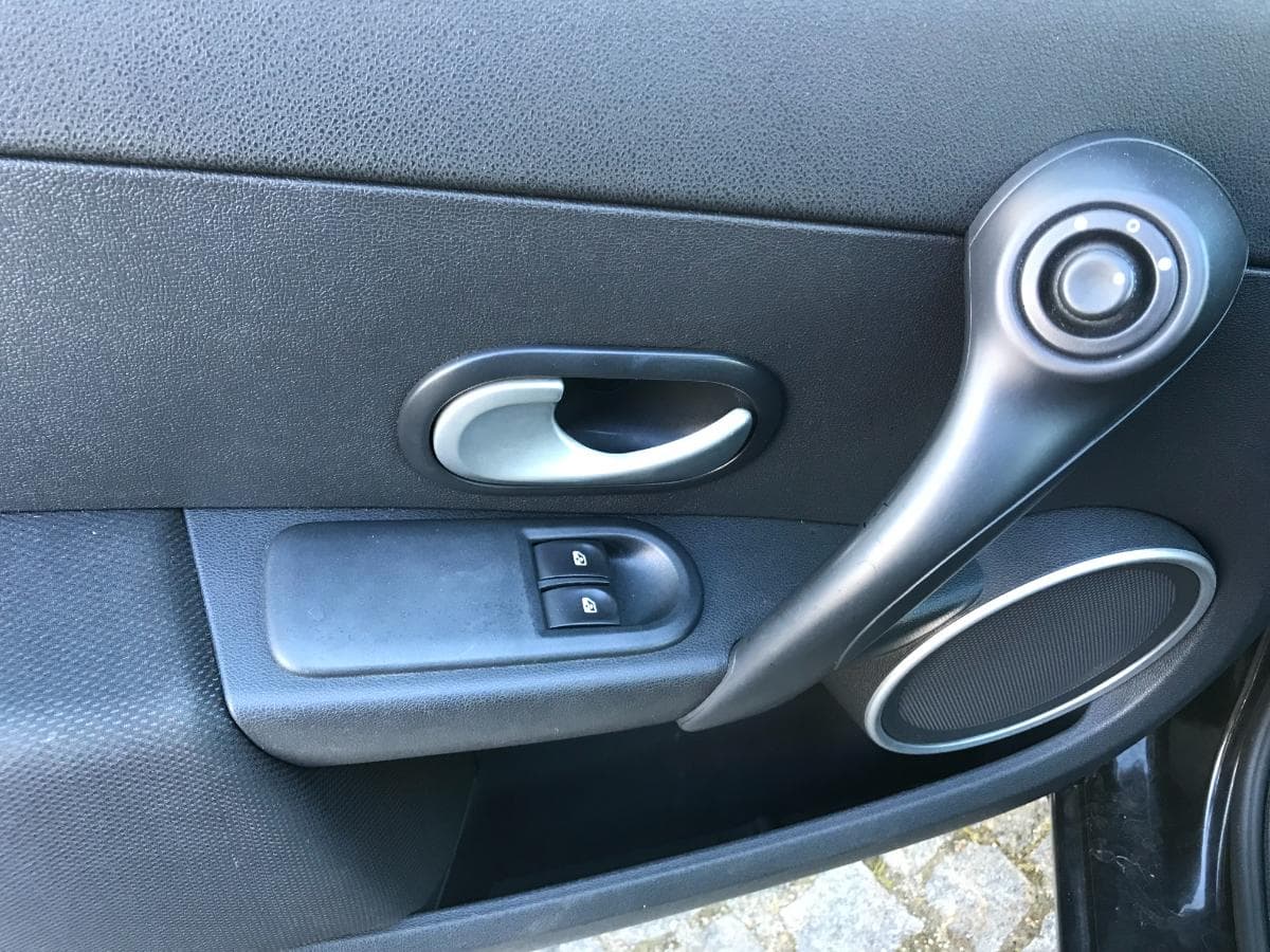 Renault Clio 1.2 · Ano 2008 — imagem 21