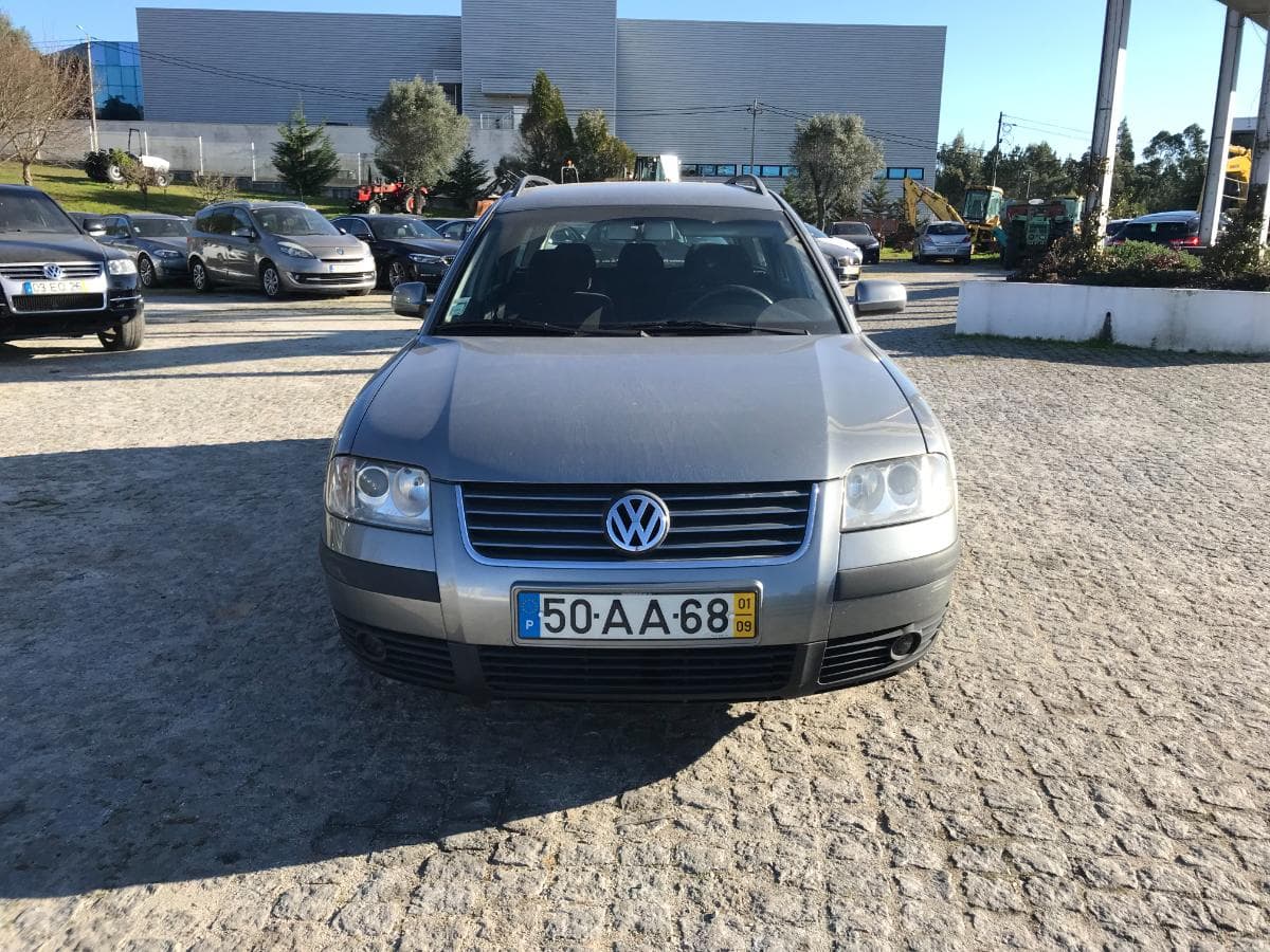 Volkswagen Passat 1.9 TDI · Ano 2001 — imagem 2