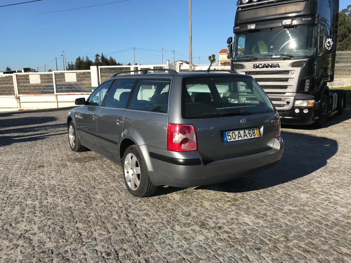 Volkswagen Passat 1.9 TDI · Ano 2001 — imagem 6