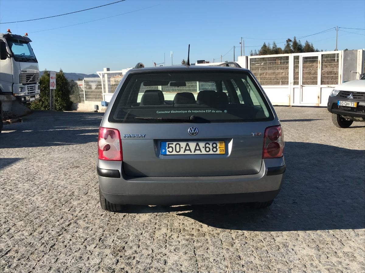 Volkswagen Passat 1.9 TDI · Ano 2001 — imagem 5