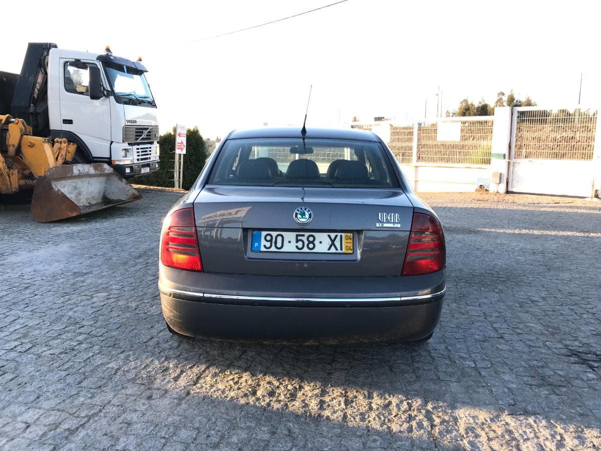 Skoda SuperB 1.9 TDI · Ano 2004 — imagem 5