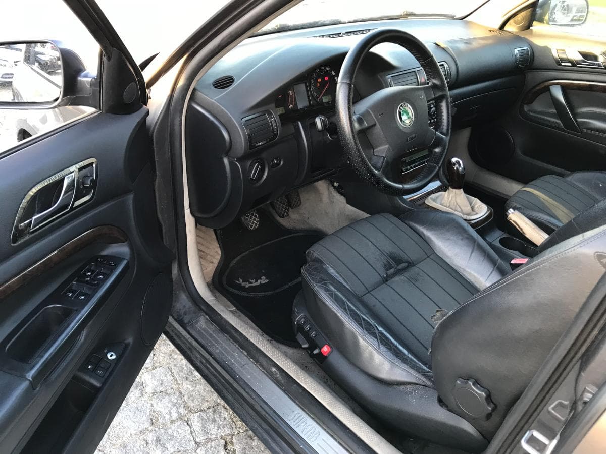 Skoda SuperB 1.9 TDI · Ano 2004 — imagem 18