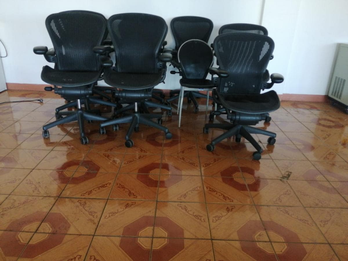 Mobiliario de oficina · — imagen 1