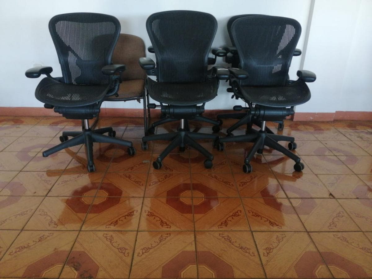 Mobiliário de escritório · — imagem 1