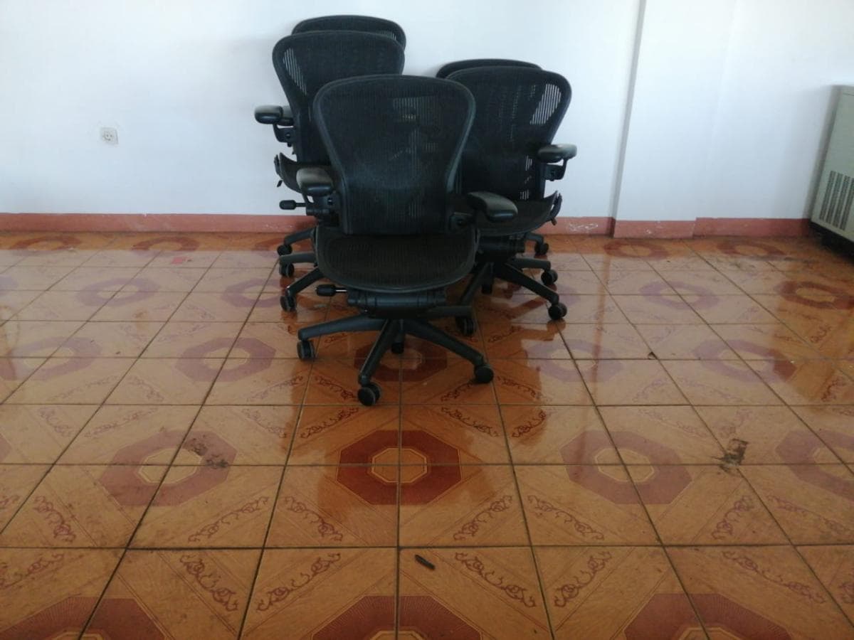 Mobiliario de oficina · — imagen 1