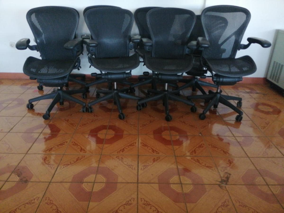 Mobiliário de escritório · — imagem 1