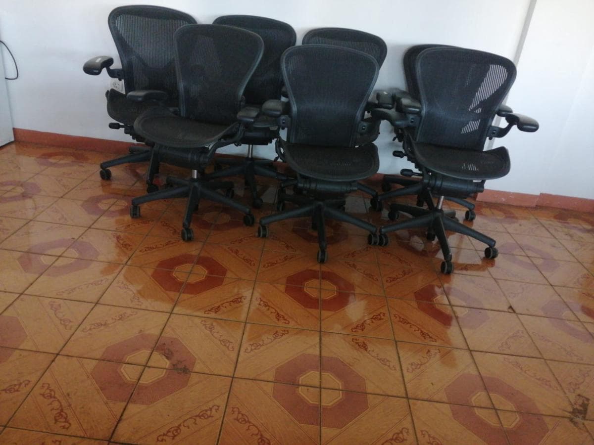 Mobiliário de escritório · — imagem 1