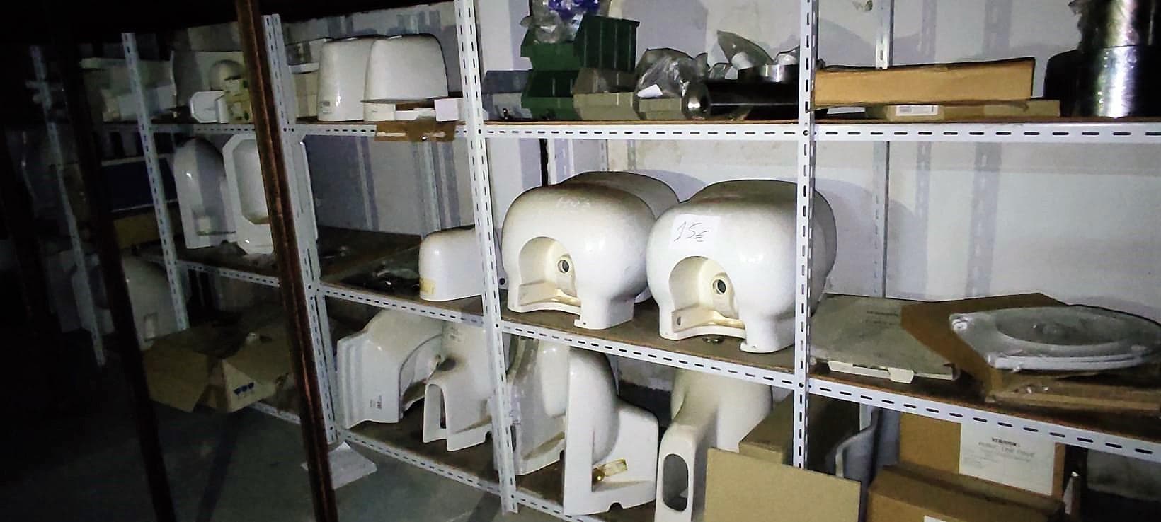 Piscinas · Sanitários · Racks · Equipamento de Escritório — image 98