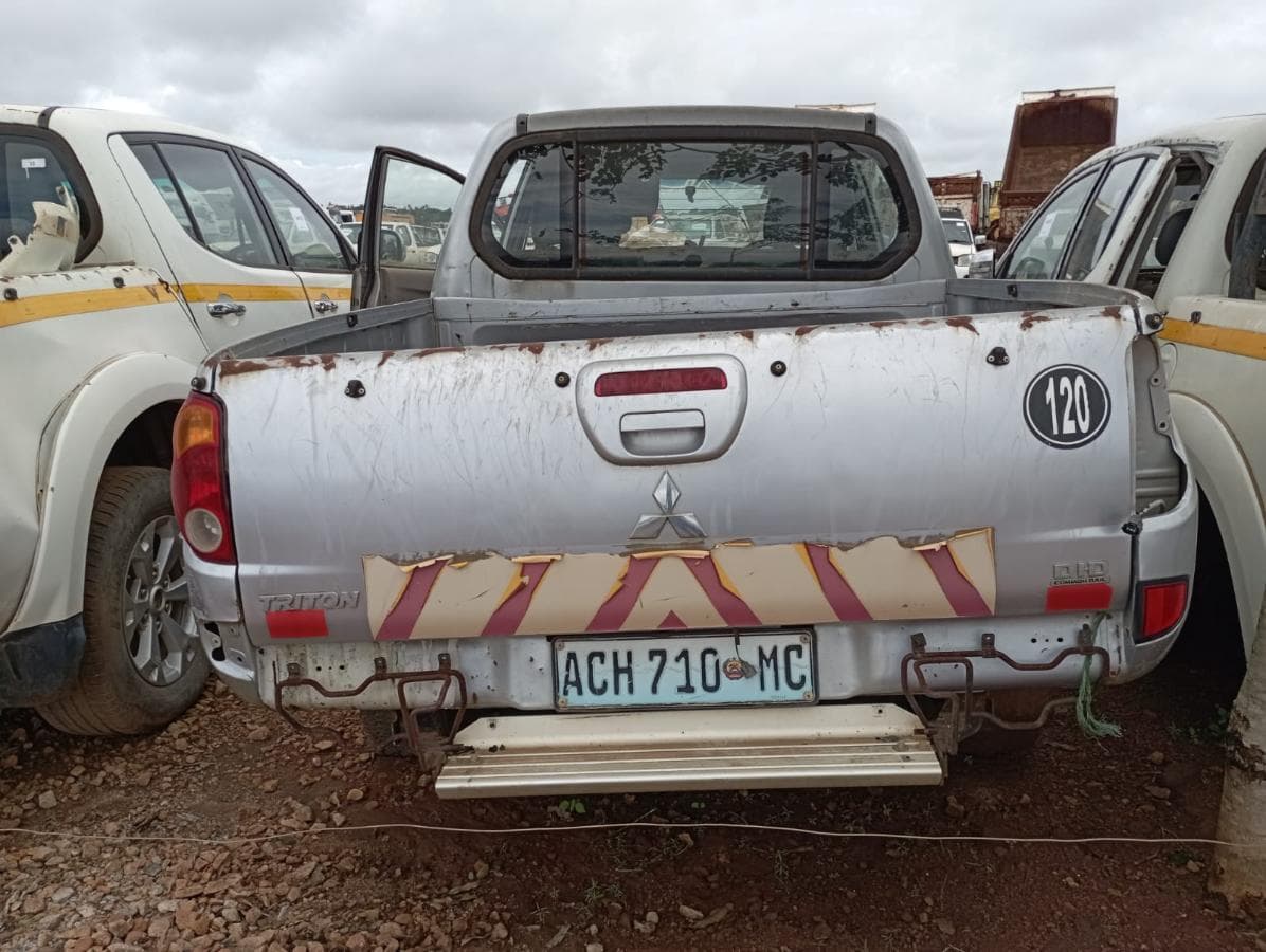 Mitsubishi L200 ·