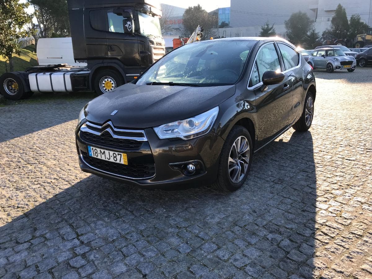Citroën DS4 E-HDI · Ano 2011 — imagen 3