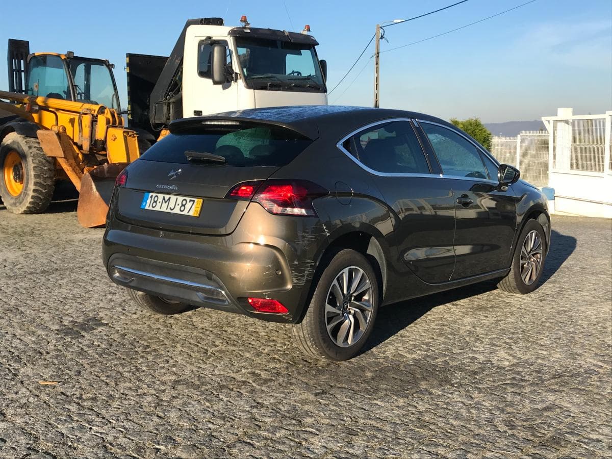 Citroën DS4 E-HDI · Ano 2011 — imagen 4