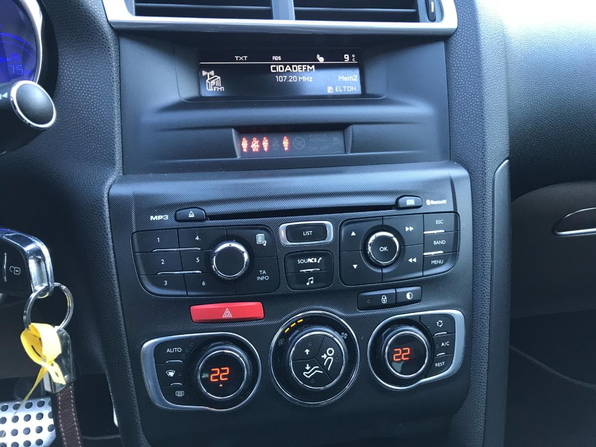 Citroën DS4 E-HDI · Ano 2011 — imagen 29