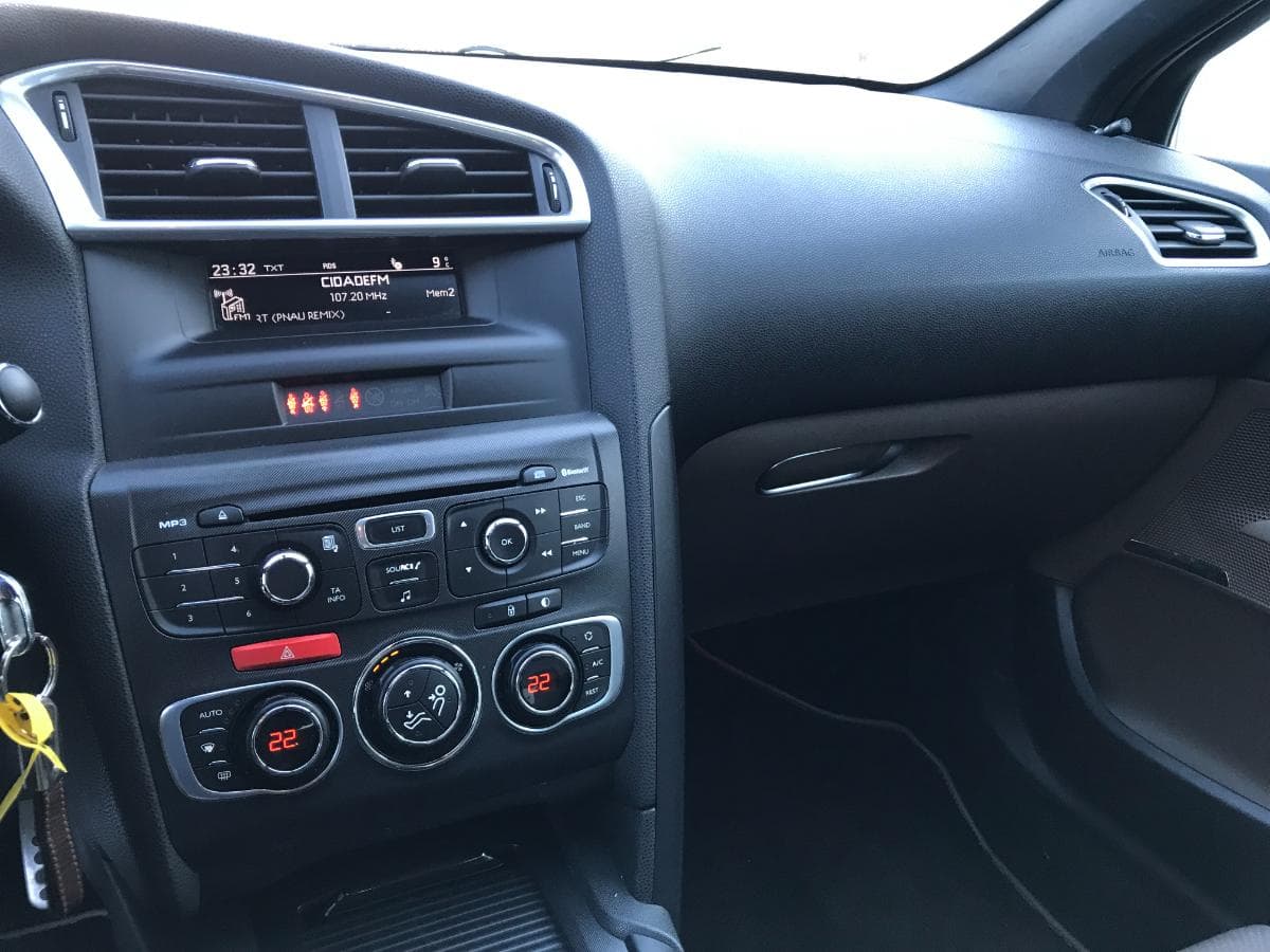 Citroën DS4 E-HDI · Ano 2011 — imagen 30