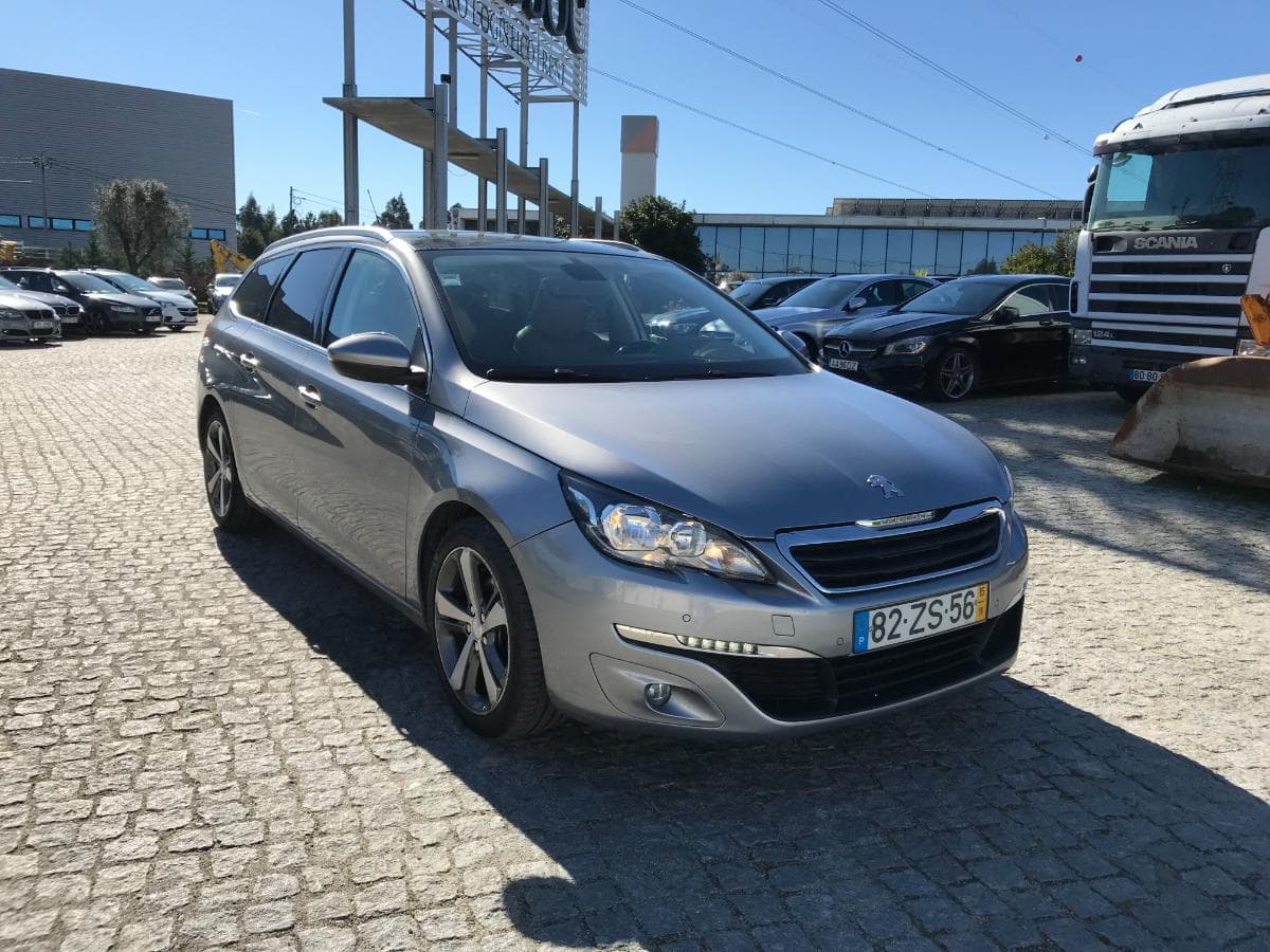Peugeot 308 SW 1.6 BlueHDI · Ano 2015 — imagen 1