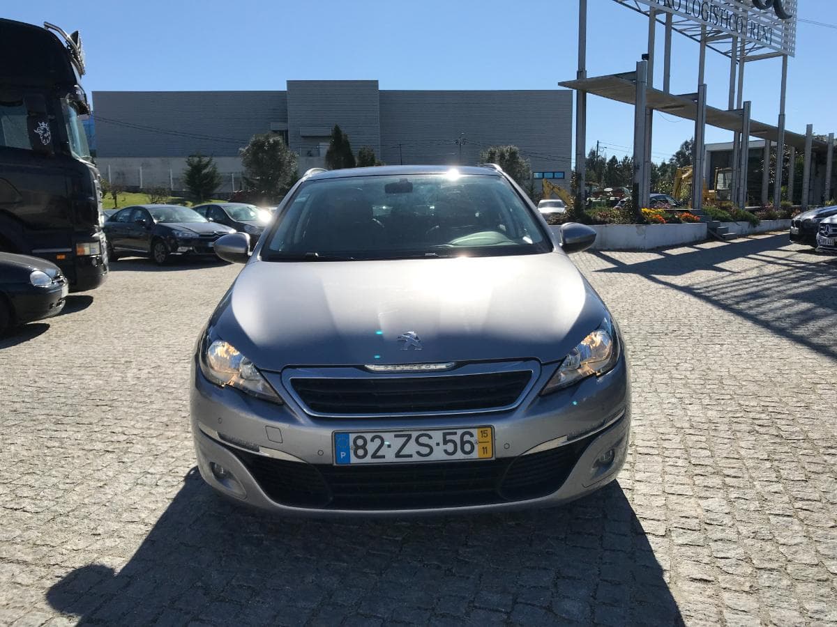Peugeot 308 SW 1.6 BlueHDI · Ano 2015 — imagen 2