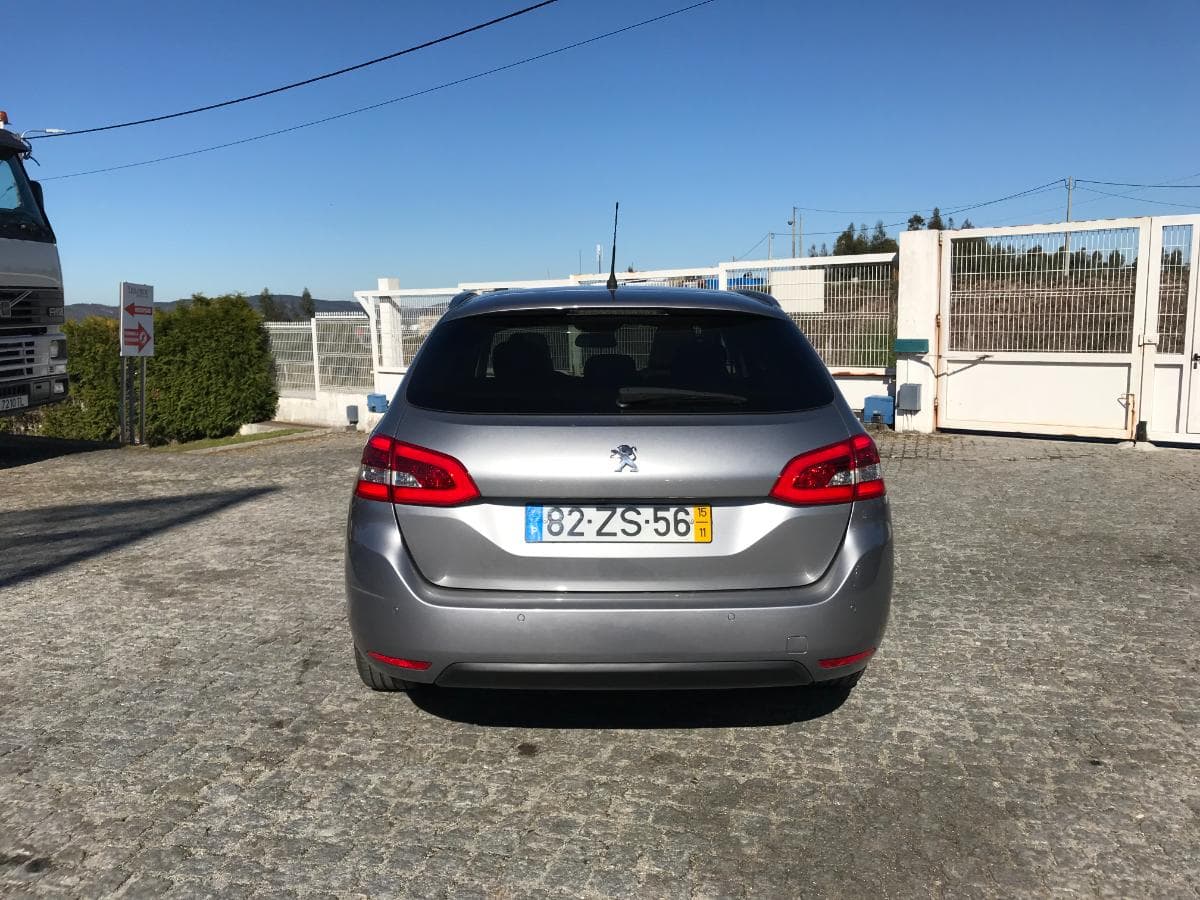 Peugeot 308 SW 1.6 BlueHDI · Ano 2015 — imagen 6