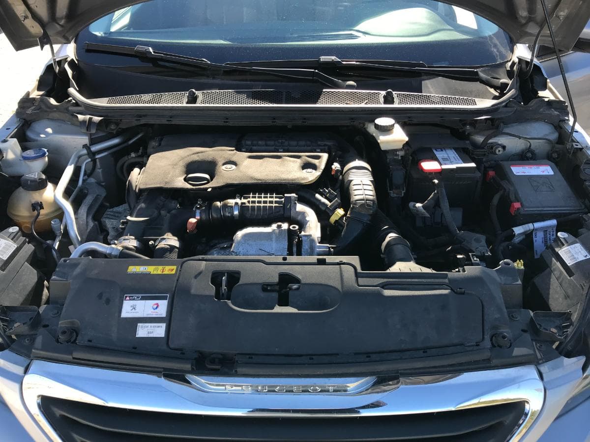 Peugeot 308 SW 1.6 BlueHDI · Ano 2015 — imagen 12
