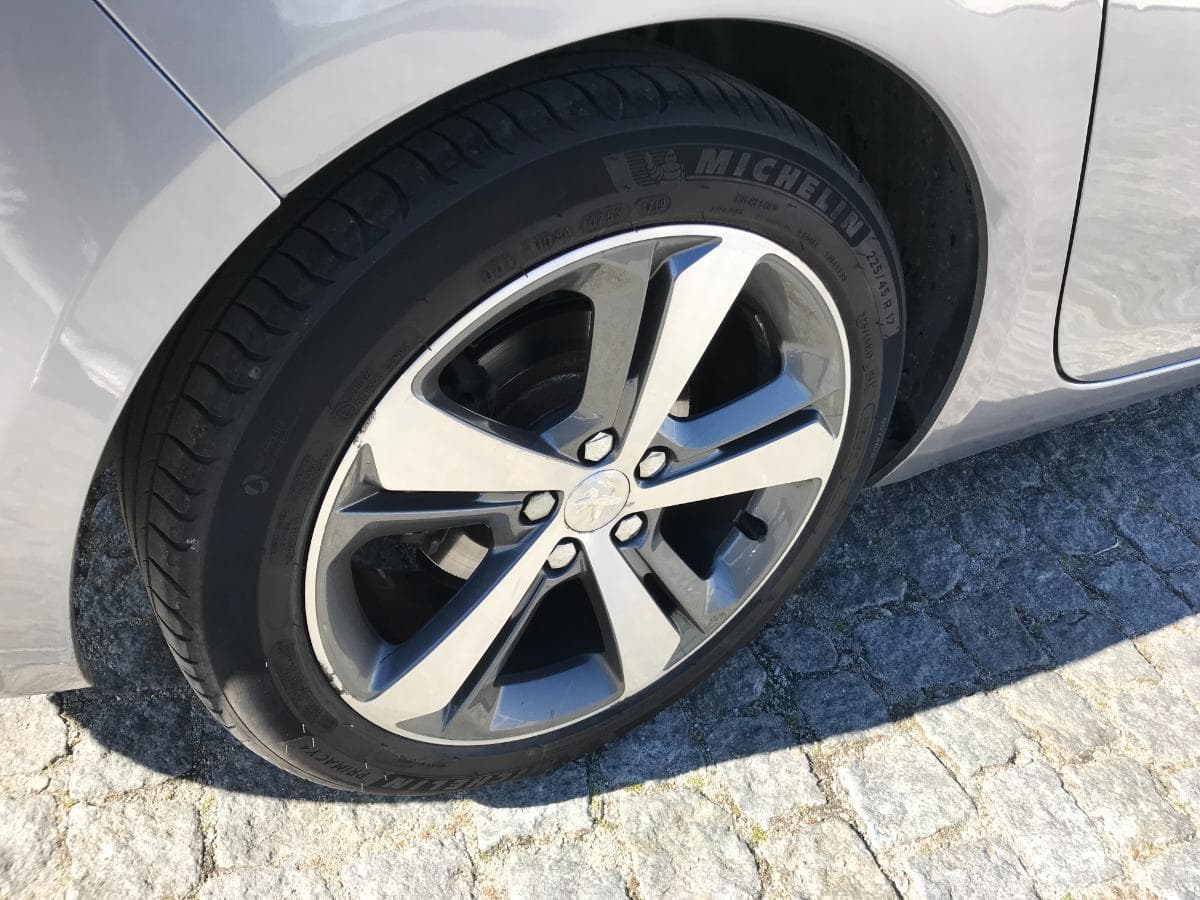 Peugeot 308 SW 1.6 BlueHDI · Ano 2015 — imagen 16