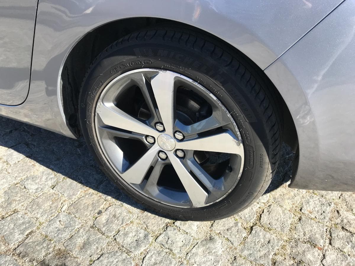 Peugeot 308 SW 1.6 BlueHDI · Ano 2015 — imagen 17