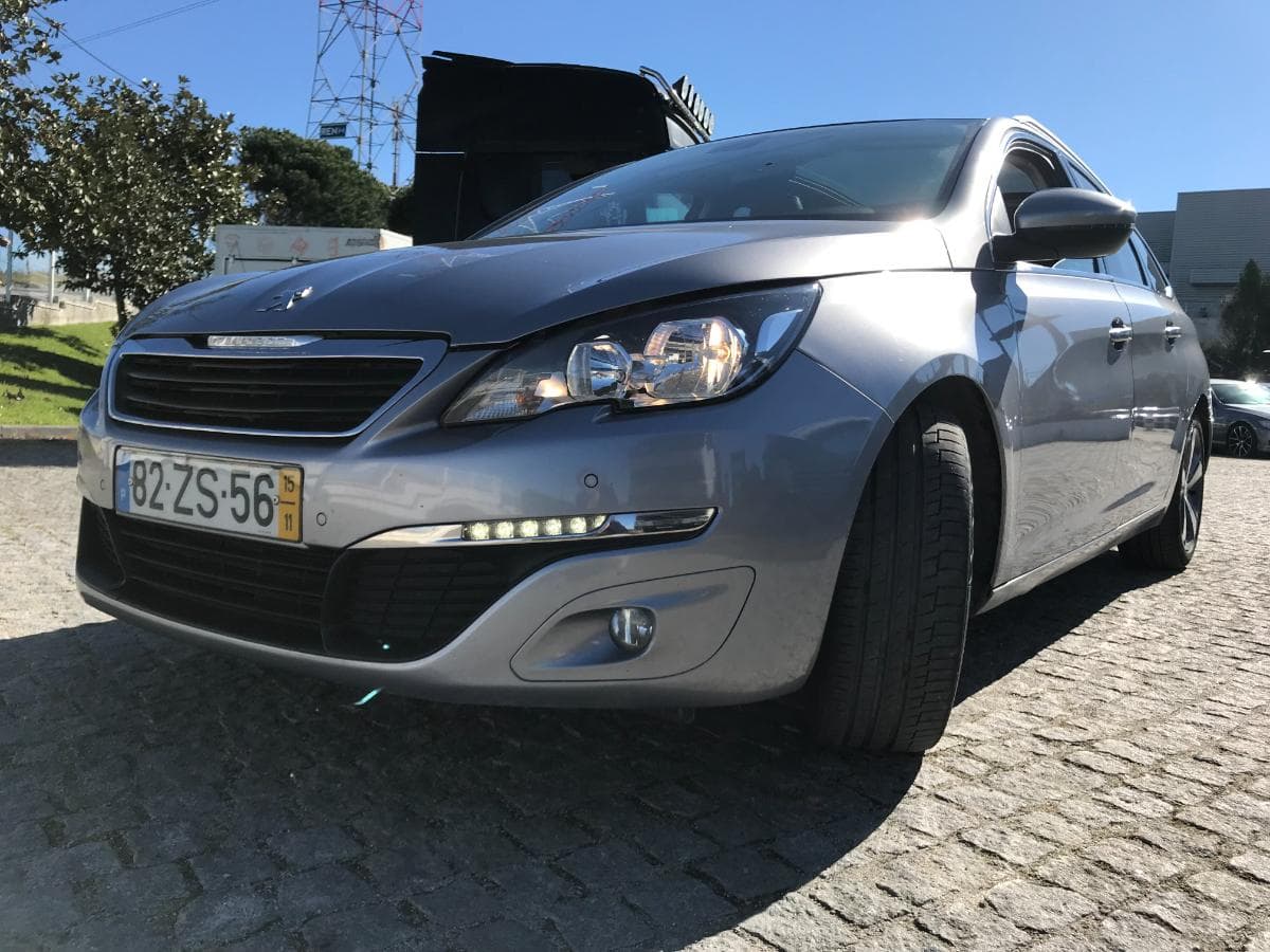 Peugeot 308 SW 1.6 BlueHDI · Ano 2015 — imagen 4