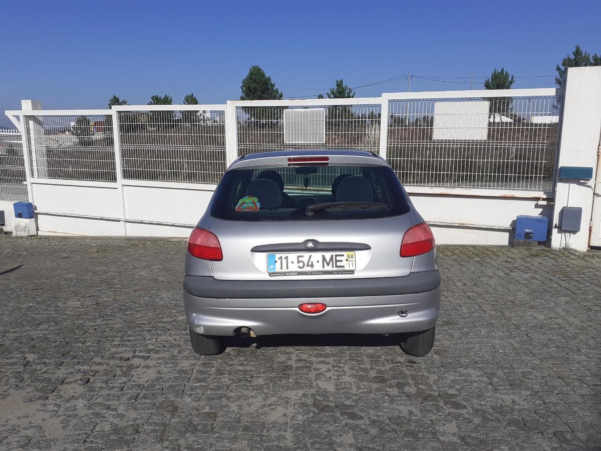 Peugeot 206 1.1 · Ano 1998 — imagem 5