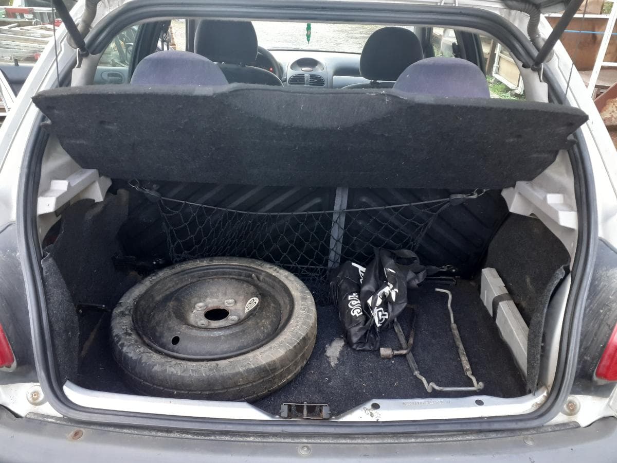 Peugeot 206 1.1 · Ano 1998 — imagem 9