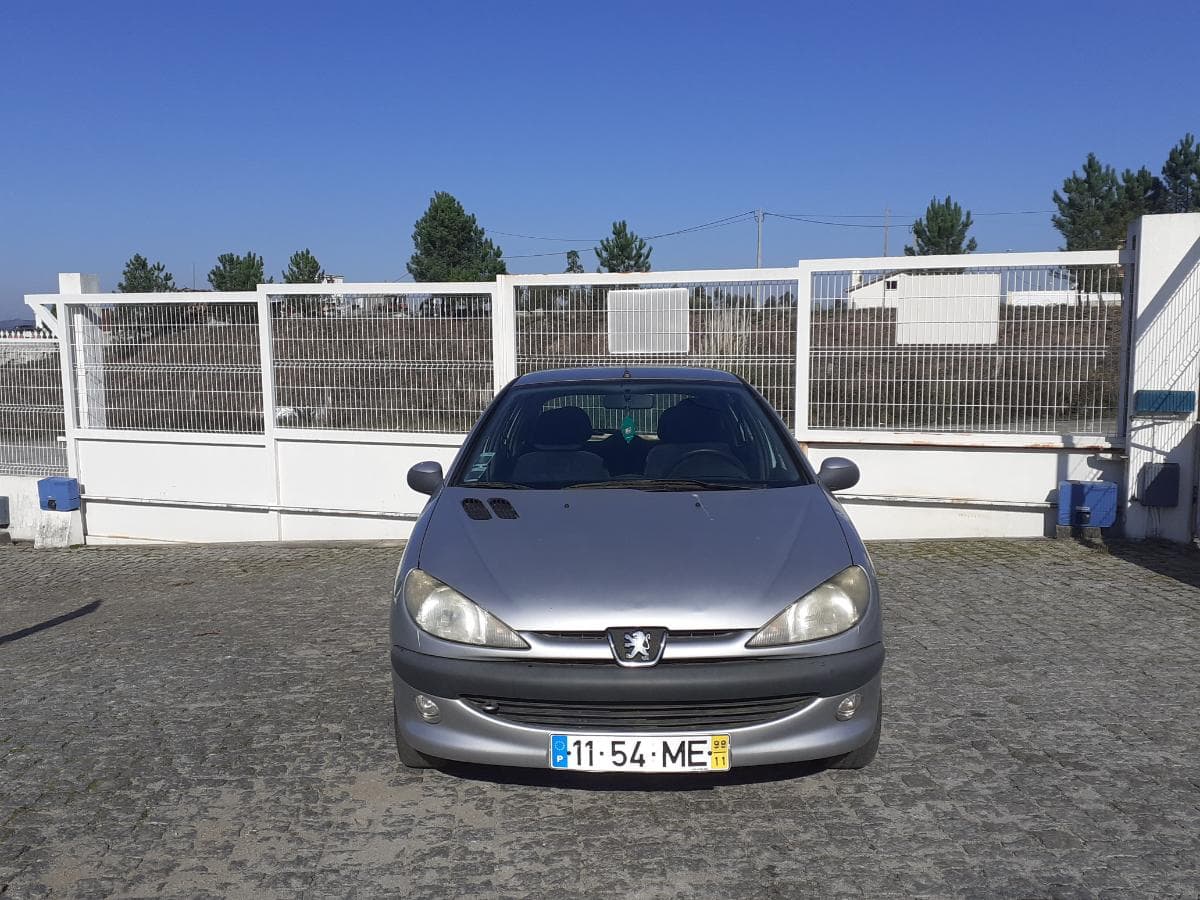 Peugeot 206 1.1 · Ano 1998 — imagem 3