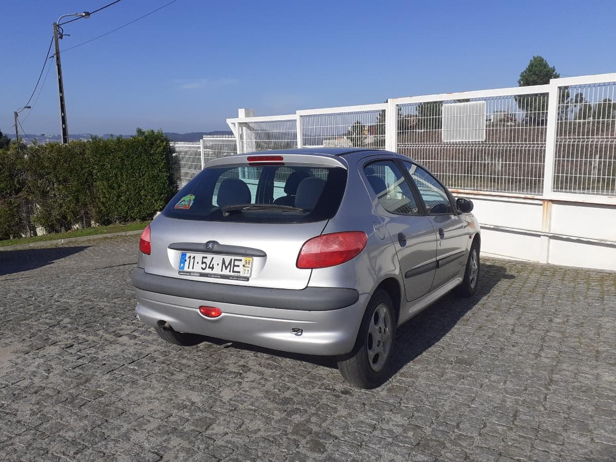 Peugeot 206 1.1 · Ano 1998 — imagem 6