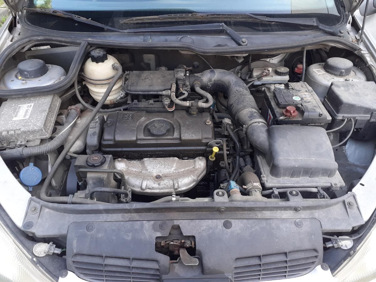 Peugeot 206 1.1 · Ano 1998 — imagem 7
